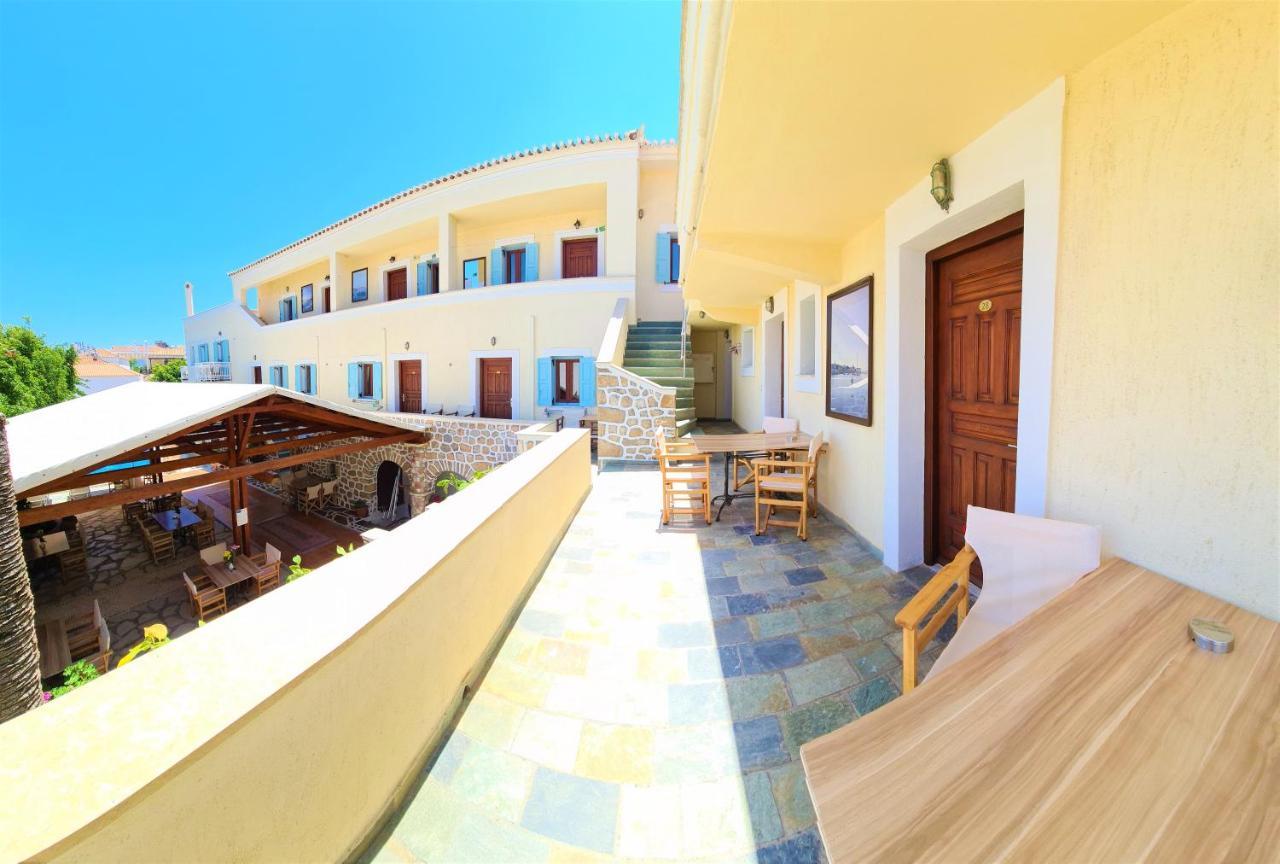 Kastro Hotel Spétses Exteriér fotografie